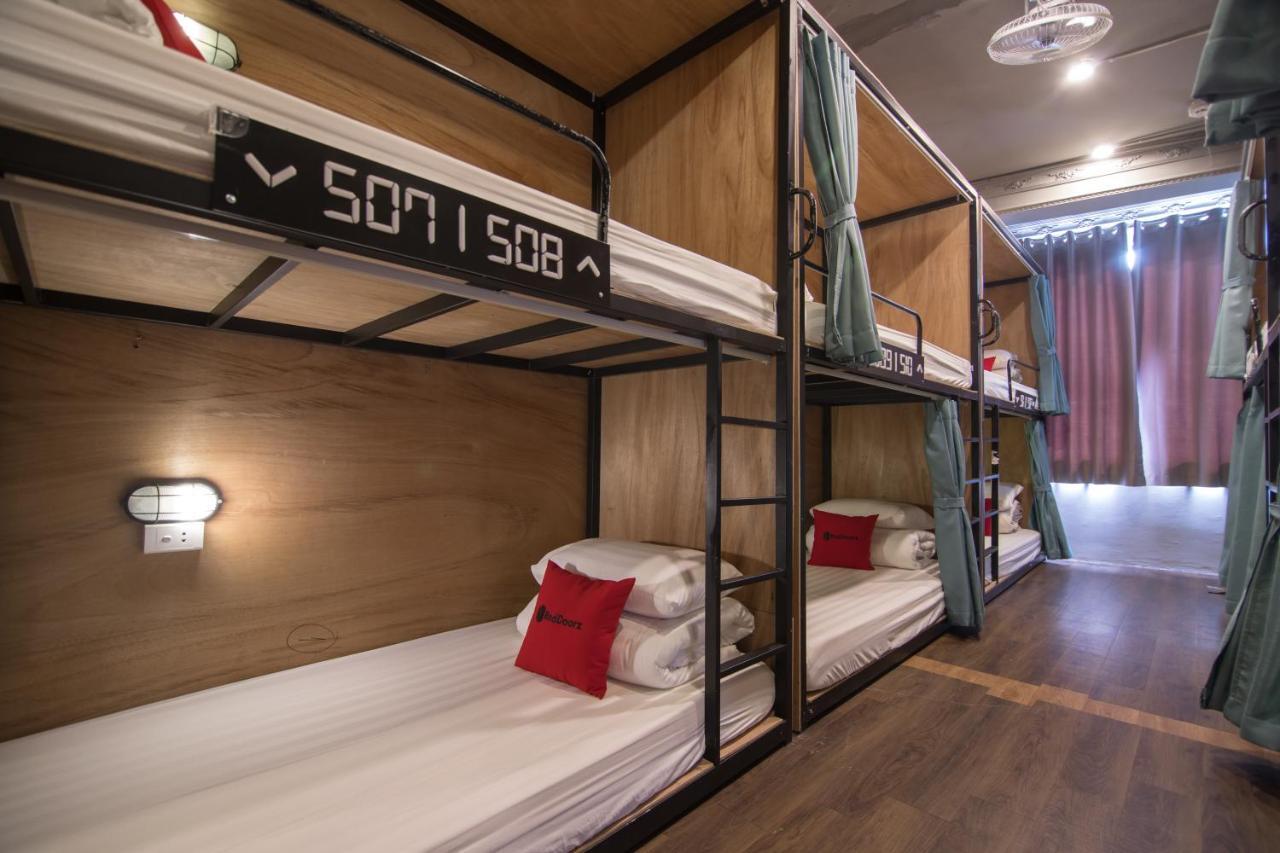 Хостел Reddoorz @ Tong Duy Tan Street (Adults Only) Ханой Екстер'єр фото
