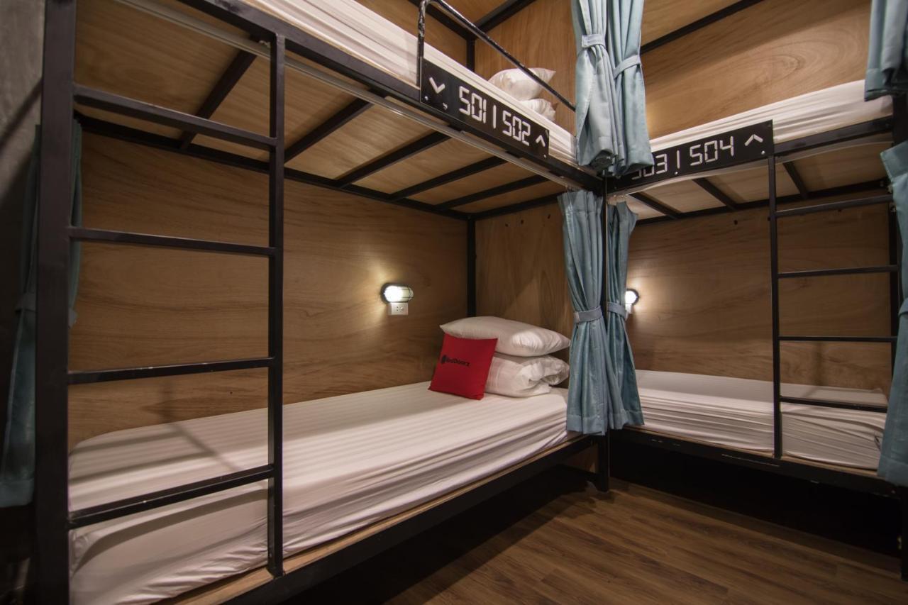 Хостел Reddoorz @ Tong Duy Tan Street (Adults Only) Ханой Екстер'єр фото