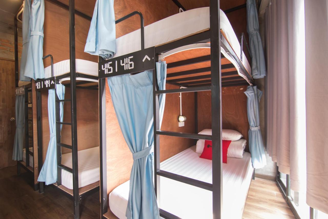 Хостел Reddoorz @ Tong Duy Tan Street (Adults Only) Ханой Екстер'єр фото