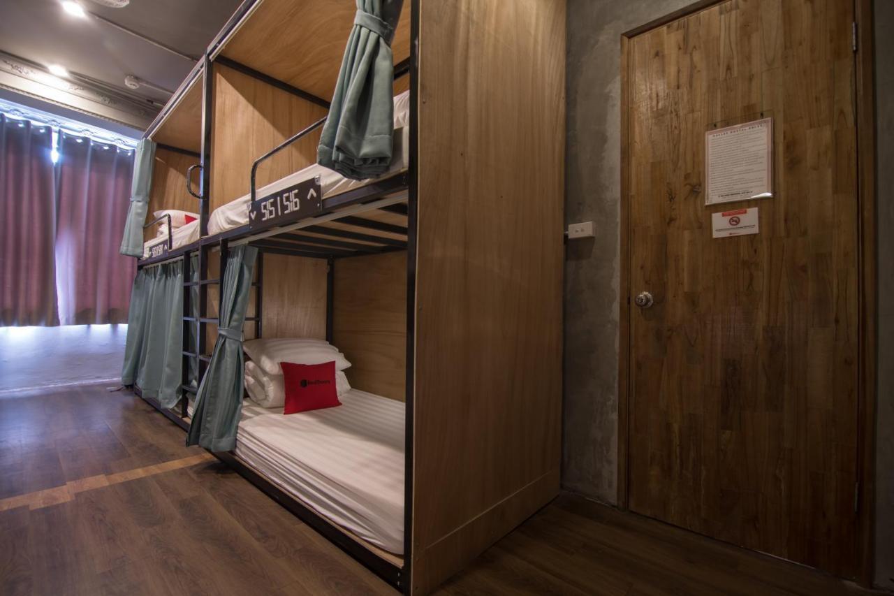 Хостел Reddoorz @ Tong Duy Tan Street (Adults Only) Ханой Екстер'єр фото